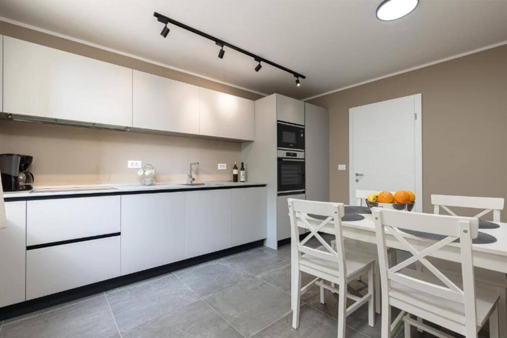 Vista Mare Apartment Porec Exterior photo